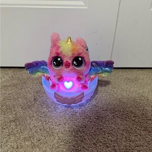Hatchimals Alive Rainbow Pufficorn Light-Up Figure